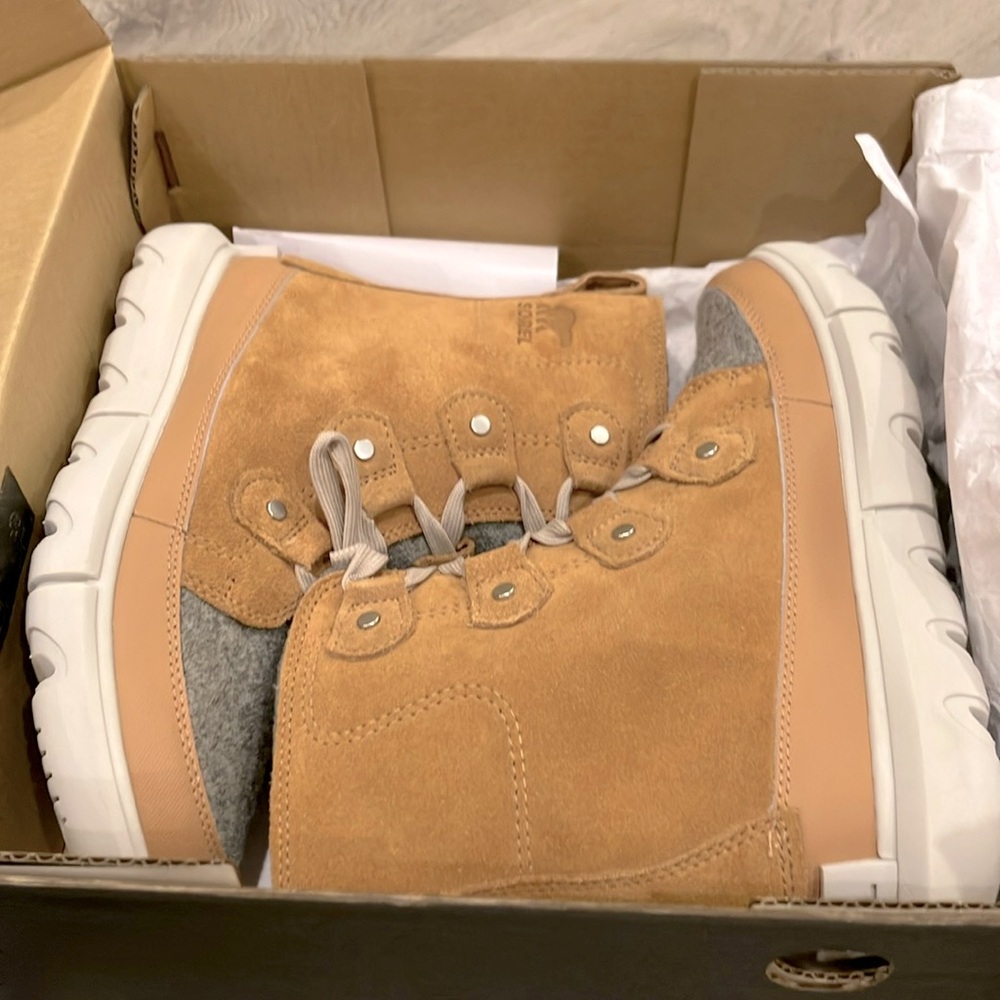 NIB Sorel Boots Joan WP